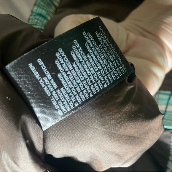 Like new The North face winter jacket - Picture 3 of 5